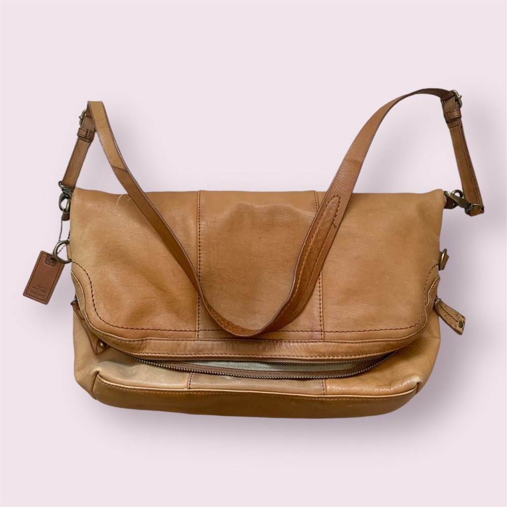 👜Tuscany soft leather camel color purse👜 - Picture 6 of 8